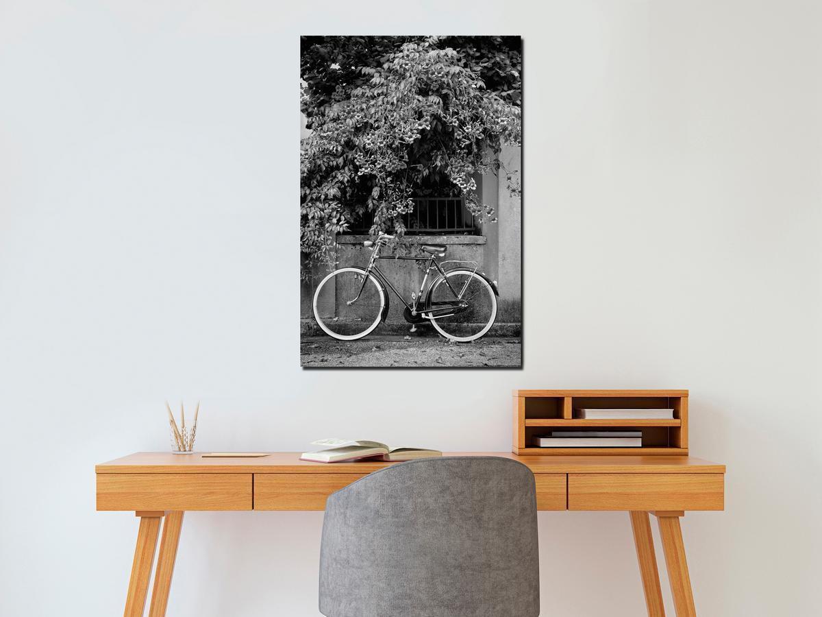 Schilderij – Bicycle and Flowers (1 Part) Vertical - Afbeelding 2
